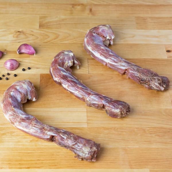 Sara's Spring Chicken Duck Necks | 4-6 pcs x 1 | 1.35 - 1.65 lbs